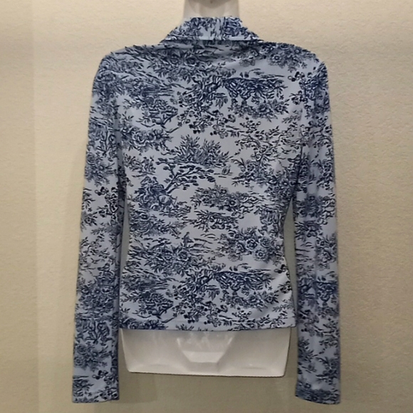BCBGMaxazria Floral Printed Long Sleeved Jersey Top - Picture 6 of 12